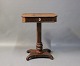 Small antique sewing/Work table in rosewood with turning function and delicate 
details.
5000m2 showroom.