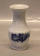 1 stk på lager
8258-10 Vase 
14.5 cm Royal 
Copenhagen Blå 
Blomst Flettet 
I hel og fin 
stand
