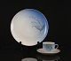 Stellet 
Convalla fra 
Bing og 
Grøndahl. Glat 
porcelæn med 
blålig tone og 
motiv af en 
liljekonval. 
...
