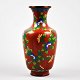 Cloissonne 
vase, Kina, 20. 
årh.  I 
emaljeteknik på 
kobber, 
dekoreret med 
blomster.  H: 
23 cm.