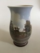 Bing & Grøndahl 
Sophus Jensen 
Unika Vase No. 
440 med 
Dyrehavebakken 
Motiv. 29,5 cm 
Høj. I ...
