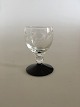 "Jane" Sortfods 
Snapseglas med 
Drueslibning 
fra Holmegaard. 
6.2 cm H. 
Produceret 
første gang i 
1942.