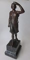 Kraus, C (19./20. årh) Tyskland: Diana. Bronze skulptur. På marmor sokkel. Stemplet.: C. Kraus. ...