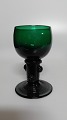 Römerglas 
mørkegrønt
Holmegaard
Højde 11cm.
a2