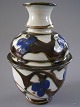 H.A.Kähler Vase 
 H: 22,5 cm.