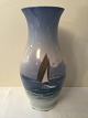 Royal 
Copenhagen, 
Vase med skib 
#2765, 17,5cm 
høj, 
1.Sortering 
*Perfekt stand*