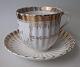 Kollosal kop 
med underkop, 
CT Altwasser, 
Tyskland, 19. 
årh. Hvidt 
porcelæn med 
forgyldning og 
...