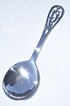 Dansk sølv, 
tretårnet sølv 
830s. 
Kartoffelske 
fra år 1948. 
længde 20cm. 
Pæn brugt 
stand, ...