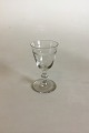 Holmegaard 
Dansk glas 
Berlinois 
Hedvinsglas med 
båndslibning. 
Måler ca. 10,5 
cm