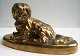 Bronze figur af liggende hund på oval fod, 19. årh. L.: 16 cm. D.: 6,5 cm. H.: 8,5 cm. ...