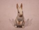 Bing og 
Grøndahl 
porcelænsfigur, 
siddende kanin, 
nr.: 2443.
13x8x4 cm.
