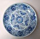 Kinesisk 
tallerken, 
blå/hvid, 19. 
årh. Dekoreret 
med geometriske 
mønstre. 
Dekoreret på 
...