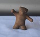 Figur af lille 
bjørn i keramik 
fra år ca. 1980
Design af 
Henning 
Knudsen, 
Aalborg ...