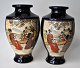 Par japanske 
signerede 
Satsuma vaser, 
fajance, ca. 
1900. 
Hånddekorerede. 
Polykrom 
dekoration i 
...