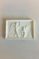Royal 
Copenhagen 
Bisquit "Amor 
og Hymen 
spinder livets 
tråd". Kopi af 
relief 
modelleret i 
Rom i ...