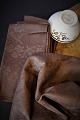 13 stk. Flotte gamle Franske damask vævet linned servietter i smuk brun farve.Hver serviet ...