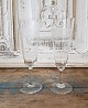 Champagne 
fløjter 
dekoreret med 
guillocheret 
frise
Højde 16,5 cm.
Lager: 2