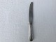 Dobbelriflet 
frokostkniv med 
sølvskaft, 21cm 
lang, 3-tårnet 
sølv *Pæn 
stand* 
