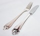 Middagsgaffel 
og middagskniv 
i H.C. Andersen 
mønster, 
tretårnet sølv. 
Spørg for antal 
på lager. ...