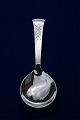 Cohr Sølvbestik 
sølvtøj i 
tretårnet sølv 
fra C.M. Cohr.
Serveringsske 
med blomst på 
skaft fra ...