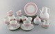 Bjørn Wiinblad 
for Rosenthal. 
12-personers 
rosa "Lotus" 
kaffeservice i 
porcelæn. ...