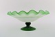 Isfahan Glass. Opsats med bølget kant i matteret og grønt kunstglas. Sent 
1900-tallet.
