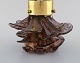 Barovier og Toso, Venedig. Loft / væglampe i  mundblæst kunstglas og messing. 
Brunlilla blomsterblade med guldeffekt. Italiensk design, 1960/70