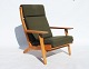 Denne lænestol 
med høj ryg, 
model GE290A, 
er designet af 
den berømte 
danske 
møbeldesigner 
Hans ...