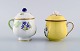 To antikke 
cremekopper i 
håndmalet 
porcelæn. 
Tidligt 
1900-tallet.
Måler: 8,5 x 8 
cm.
I flot ...