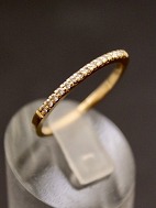 14 karat guld ring størrelse 59 med adskillige diamanter
