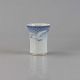 Mågestel med 
guldkant lille 
vase nr. 672
Produceret af 
Bing og 
Grøndahl
Vase 
fremstillet i 
...