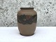 Bornholmsk 
keramik, 
Hjorth, Brun 
stentøj, Nr. 
54, Vase med 
ornamenter, 
14,5cm høj, 9cm 
i ...