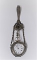 Sølv damelommeur. (800) med flot sølv holder. Uret virker. Produceret 1860-1880. Optræks nøgle ...