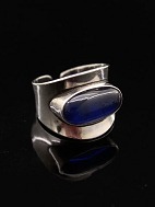 N E From sterling sølv ring med blå sten