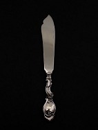 Lagkage kniv 23,5 cm. tretårnet sølv og stål