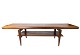 Sofabord i teak 
af dansk design 
fra 1960erne. 
Bordet er i 
flot brugt 
stand.
H - 52 cm, B - 
178 ...