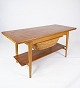 Sofa- og sybord 
i eg og teak af 
dansk design 
fra 1960erne. 
Bordet er i 
flot brugt 
stand. 
H - ...