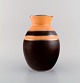 Boch Freres 
Keramis, 
Belgien. 
Sjælden art 
deco vase i 
glaseret 
keramik. Brun 
og orange 
glasur ...