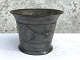 Just Andersen, Vase i Disko metal D108, 15,5cm i diameter, 12cm høj, Dekoreret med fugle *Brugt ...