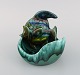 Belgisk studio 
keramiker. Skål 
i glaseret 
keramik 
modelleret med 
fisk. Smuk 
glasur i 
blågrønne ...