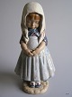 Lladro Figur af 
Lille Pige med 
Tørklæde  H: 
36,5 cm.