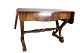 Bord med 
klapper af 
mahogni og i 
flot antik 
stand fra 1860.
H - 72 cm, B - 
96/146 cm og D 
- 56 cm.