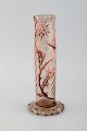 Tidlig Emile 
Gallé vase i 
klart matteret 
kunstglas. 
Overfang 
udskåret med 
motiver i form 
af ...