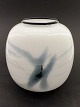 Holmegaard 
Atlantis 
opaline glas 
vase 22 cm. 
emne nr. 465570