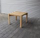 Sofabord i 
egetræ med 
vendbar 
topplade.
Design af Jens 
Harald 
Quistgaard
Produceret hos 
...