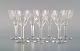 Baccarat, 
Frankrig. Syv 
glas i klart 
mundblæst 
krystalglas. 
Midt 
1900-tallet.
Måler: 10 x 5 
...