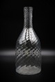 Gammel svensk 1800 tals mundblæst vandkaraffel i snoet glas.Højde: 29cm.