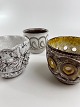 3 stk. vintage 
urtepotteskjulere 
af keramik. 1 
er fra tyske 
Strehla, lys 
med fat lava 
striber, 1 ...