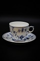 Royal Copenhagen Blue Fluted Plain coffee cup with saucer.
RC#1/2162. 1.sort.
Cup H:6,5cm. Dia:7,5cm.