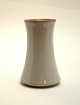 Bing & Grøndahl 
stoneware, 
Copelia, Vase. 
Nr. 677. Højde 
12,5 cm. Pris: 
200 kr. stk. 
Lager: 1